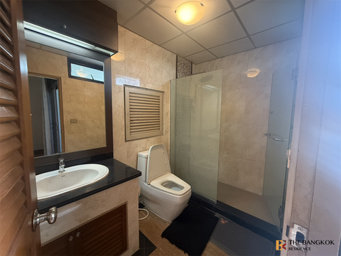 Phayathai Plaza near BTS Phaya Thai Special Unit, Quality Guaranteed by Top Brands