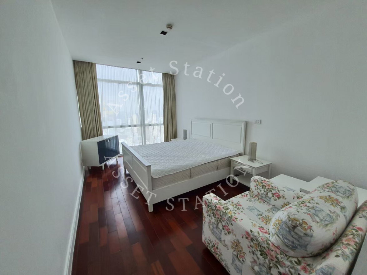 picture Athenee Residence 🚅 Near BTS Phloen Chit and Central Embassy. - 9/15