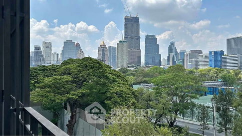 Pet-Friendly 1-BR 65 Sqm Muniq Langsuan Near BTS Ratchadamri (ID 3165387)