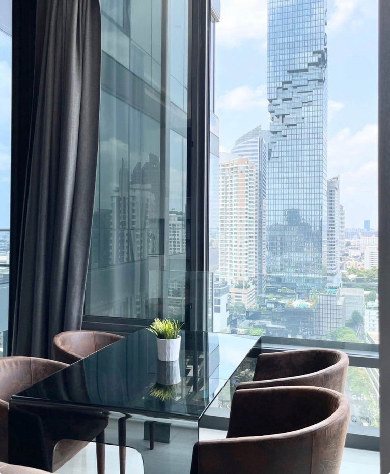 picture Ashton Silom - 14/16