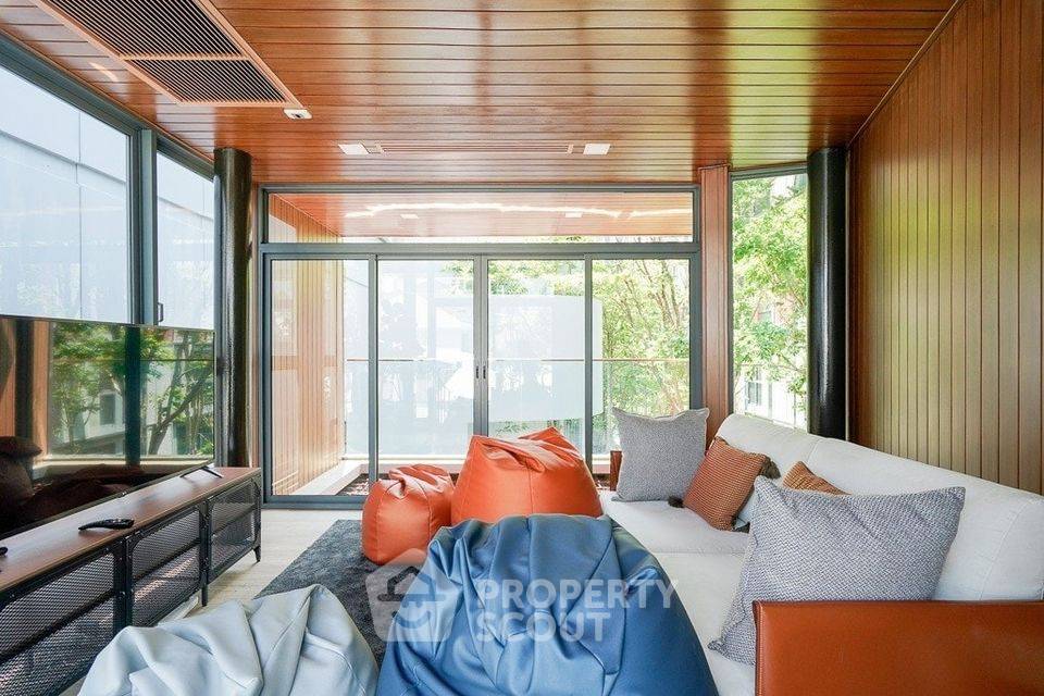รูป คอนโด 2 ห้องนอนที่ Taka Haus Ekamai 12 ใกล้ BTS เอกมัย (ID 378760) - รูปที่ 3/15