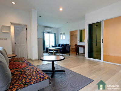 Condos for rent : Sammakorn Village | Modern 2+1 Bed 2 Bath Apartment