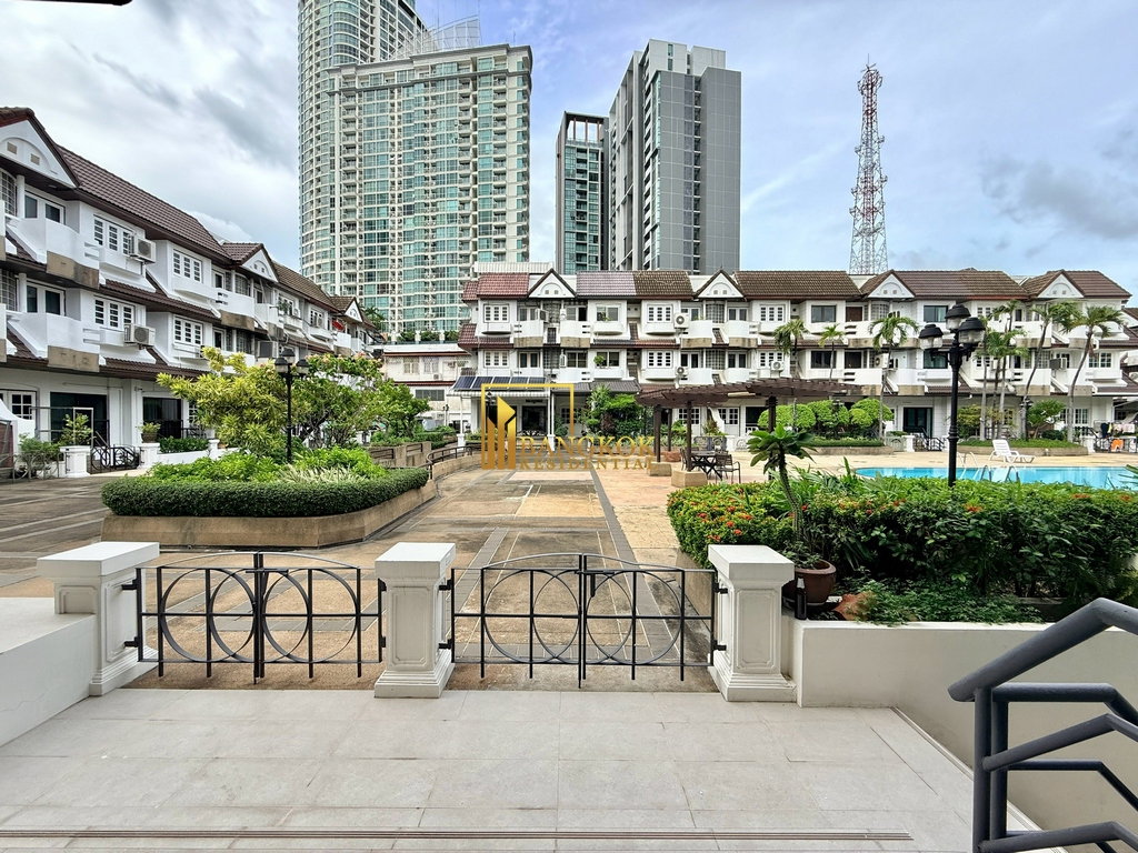 picture Regent 71 Place | Stunning 5 Bed Townhouse in Phra Khanong - BR49093TH - 24/54