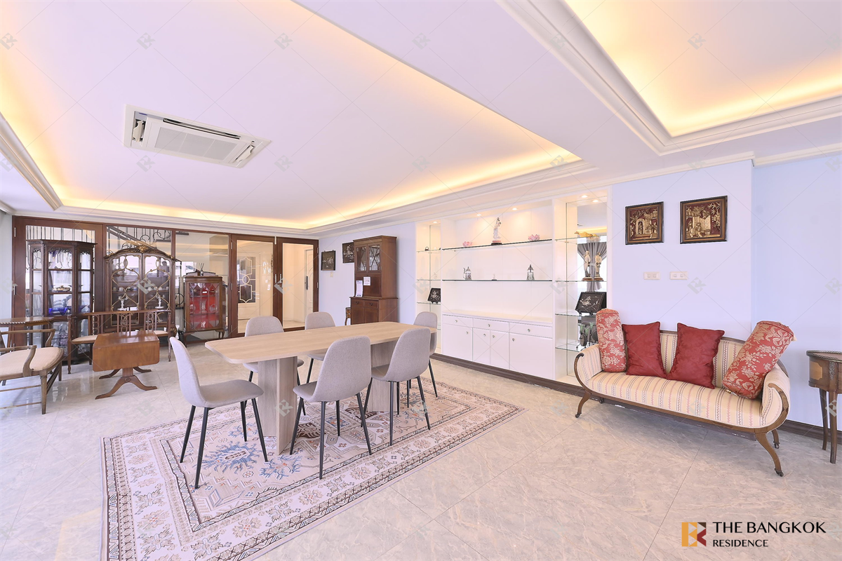 picture Pleonchit Terrace near BTS Phloen Chit Luxury Condo Ready to Move-in at the Best Location - 10/10