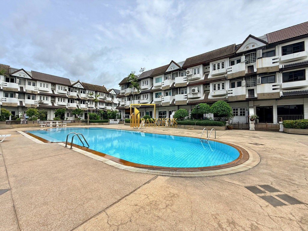 picture Regent 71 Place | Stunning 5 Bed Townhouse in Phra Khanong - BR49093TH - 52/54