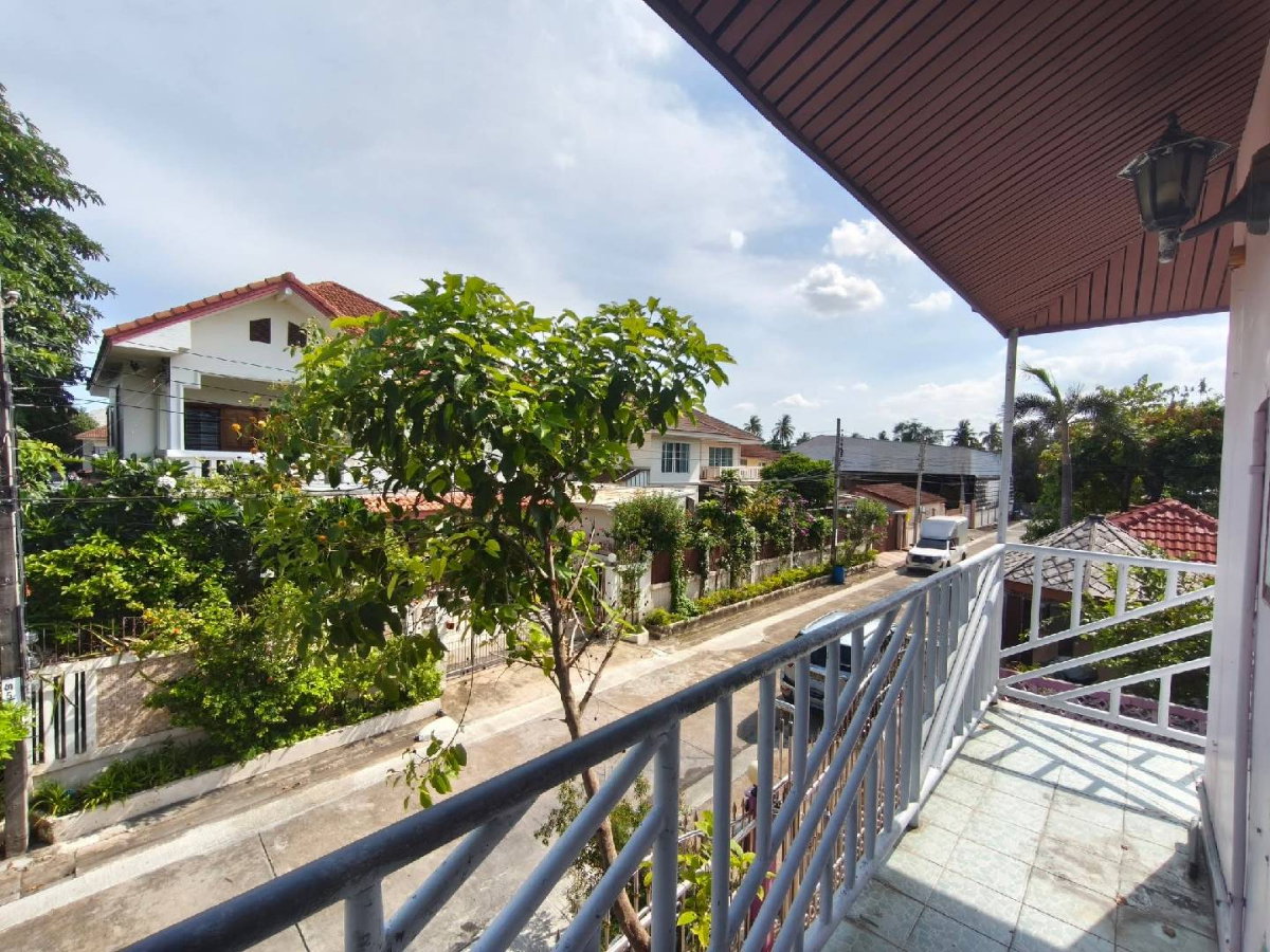 รูป 🔥 บ้านเดี่ยวหลังใหญ่ พุทธมณฑลสาย 2 – บางแค เหลือเพียง 4.29 ล้านบาท! 🏡 - รูปที่ 23/41