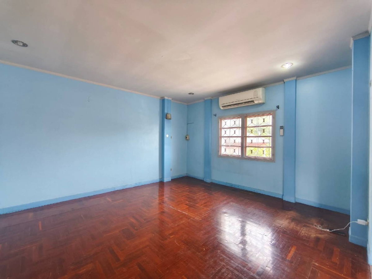 รูป 🔥 บ้านเดี่ยวหลังใหญ่ พุทธมณฑลสาย 2 – บางแค เหลือเพียง 4.29 ล้านบาท! 🏡 - รูปที่ 5/41