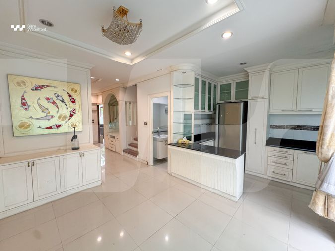 6-bed townhouse for sale, 267 sqm, 24.7 sq wah, Thanapat Haus Sathorn - Narathiwas