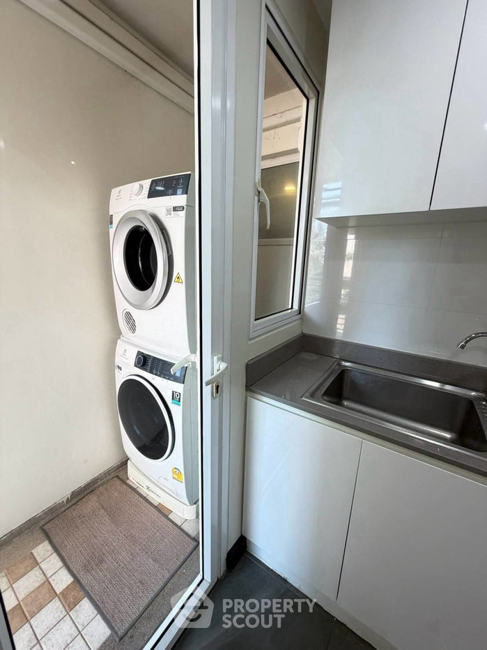 picture 3-BR 192 Sqm Avenue 61 Condominium Near BTS Thong Lor (ID 3162872) - 5/19