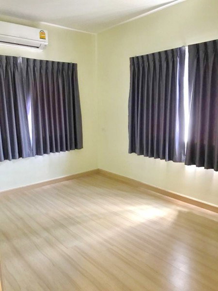 picture MRT Rat Phatthana 800 m. Mistine intersection 450 m. Townhouse for rent, 2 floors, functions, 3 bedrooms, 3 bathrooms, potential location in - 7/8