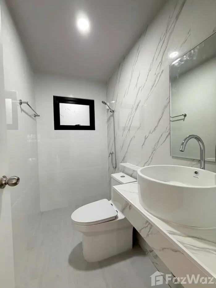 picture Newly Renovated 3 - Bedroom Single House with Garden 6657406 - 12/19