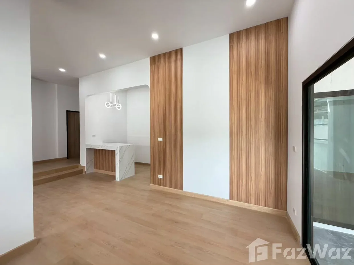 picture Newly Renovated 3 - Bedroom Single House with Garden 6657406 - 7/19