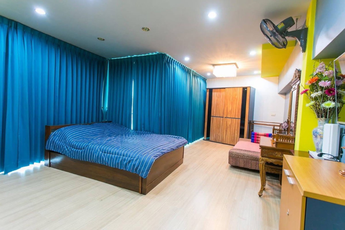 picture 3-Storey Detached House for Rent by the Ping River - 8/13