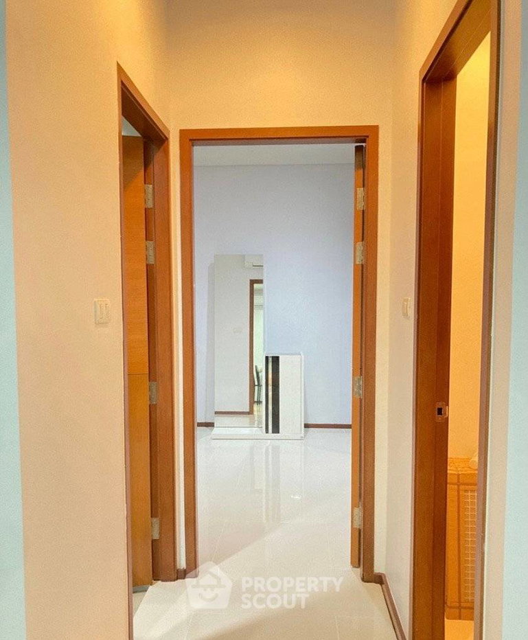 picture 34th-Floor 1-BR Villa Sathorn 100m To BTS Krung Thon Buri (ID 3156273) - 3/8