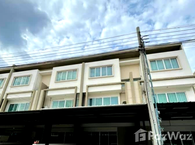 Townhouses for sale Bangkok : Luxurious Modern Abode Embarked in Lumpini Town Place 1171786