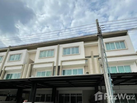 Luxurious Modern Abode Embarked in Lumpini Town Place 1171786