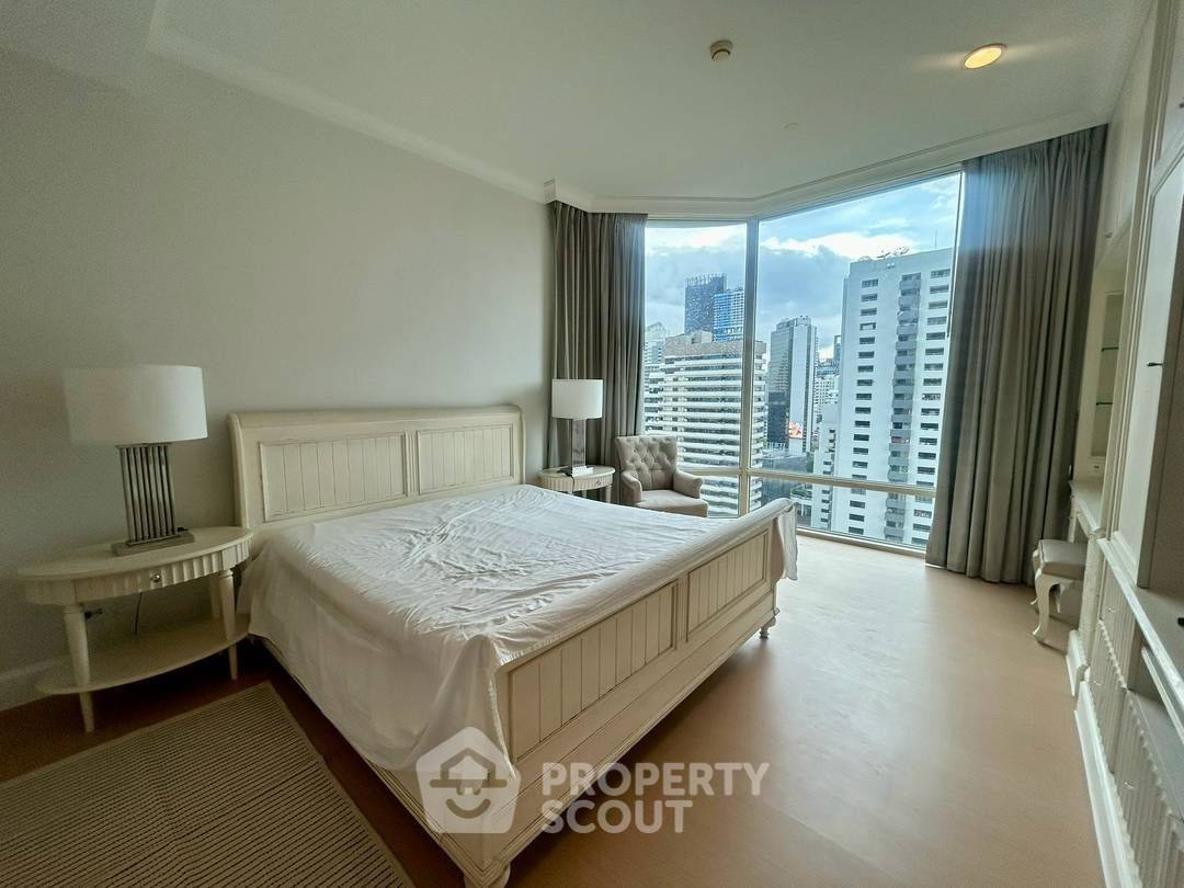 picture Spacious 3-BR 143 Sqm Royce Private Residences Near MRT Sukhumvit (ID 3161603) - 6/12