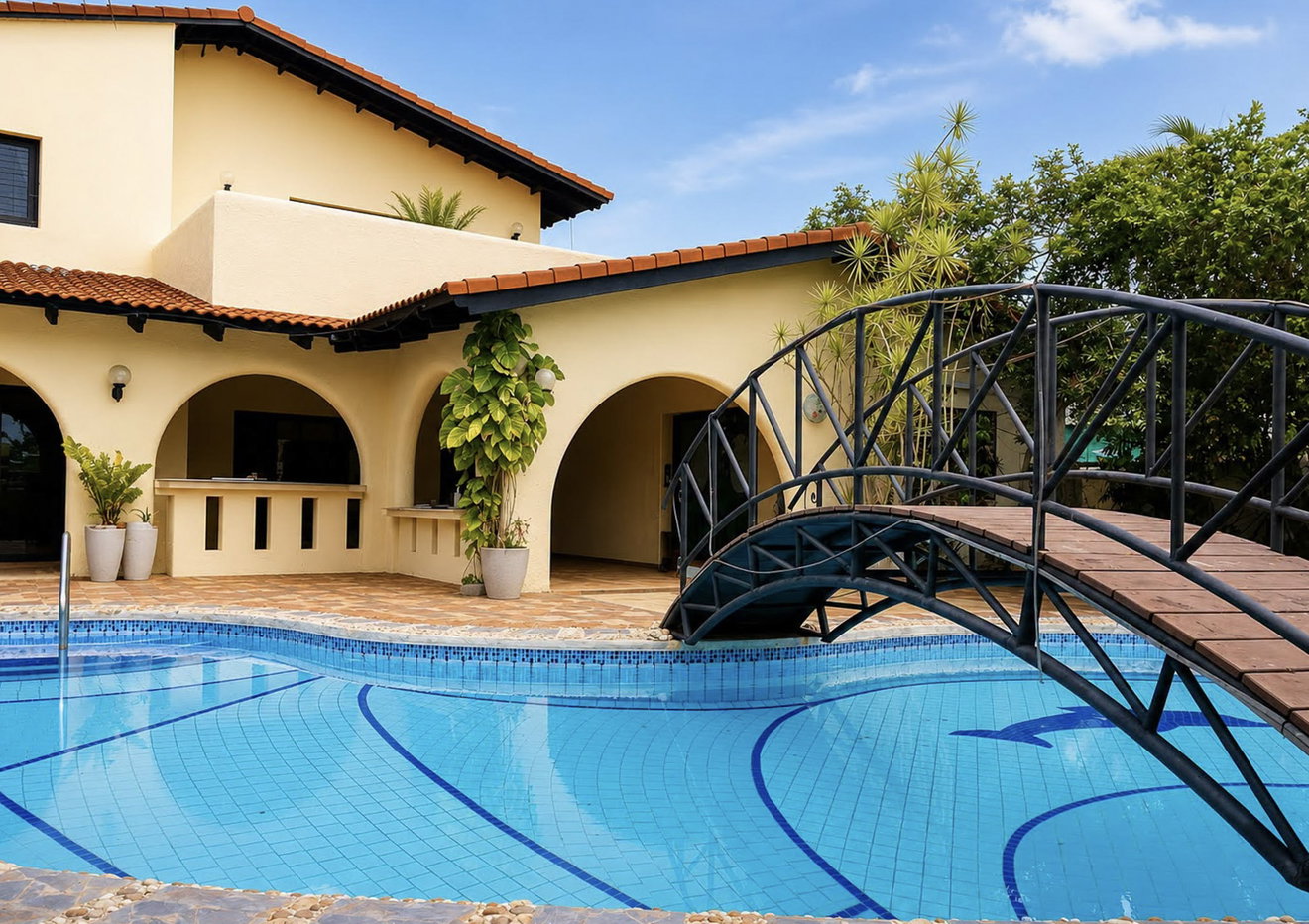 รูป 6 Bedroom Pool Villa for Sale Near Mabprachan Lake Pattaya - รูปที่ 2/23