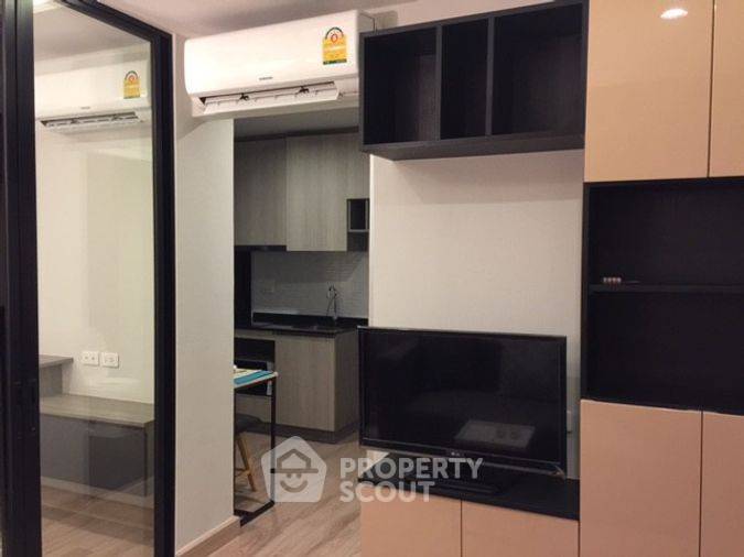 picture 1-BR Condo At The Unique 19 Near MRT Ratchadaphisek (ID 408490) - 4/10
