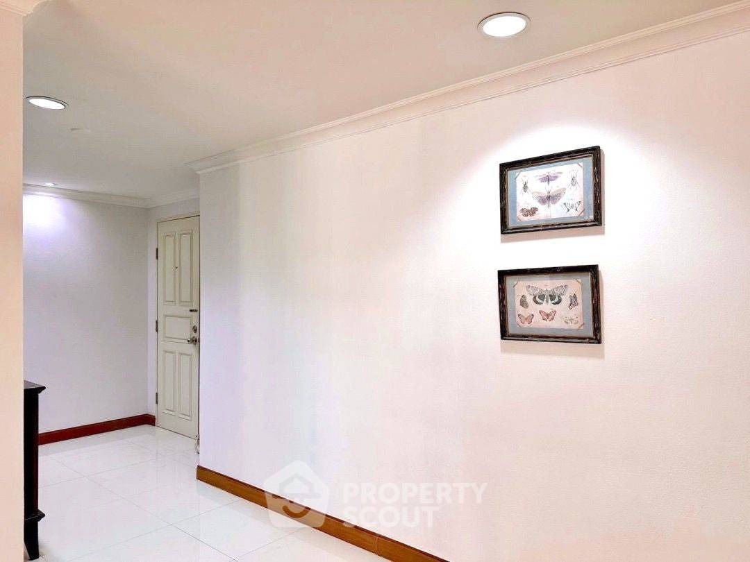 picture Spacious 2-BR 124 Sqm At Somkid Gardens Near BTS Chit Lom (ID 1559326) - 8/15