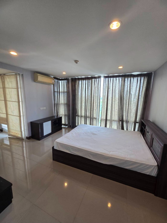 picture The Raffles Condominium 2 Bedroom - 18/34