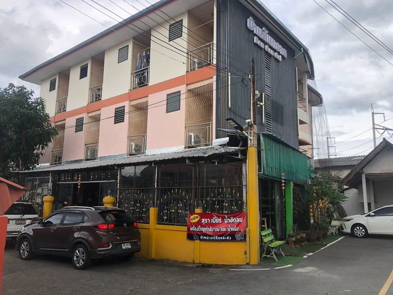 รูป 🏢 ขายด่วน! หอพัก 3 ชั้น 14 ห้อง ผู้เช่าเต็ม 100% ใกล้ม.พายัพ วงแหวนรอบ 2 📞 063-6649056 - รูปที่ 2/19