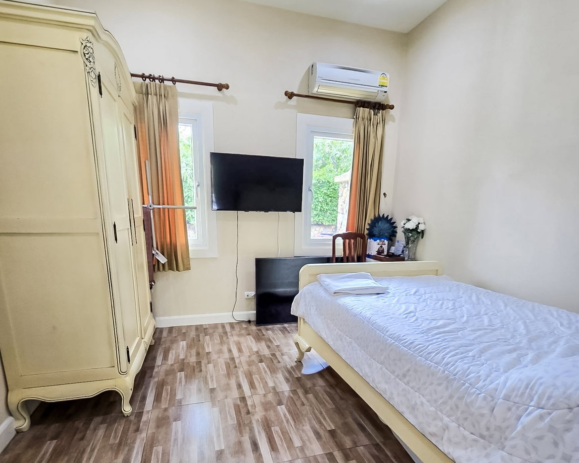 picture 3 Bedroom Modern Loft Mediterranean Pool Villa for Rent Pattaya - 11/16