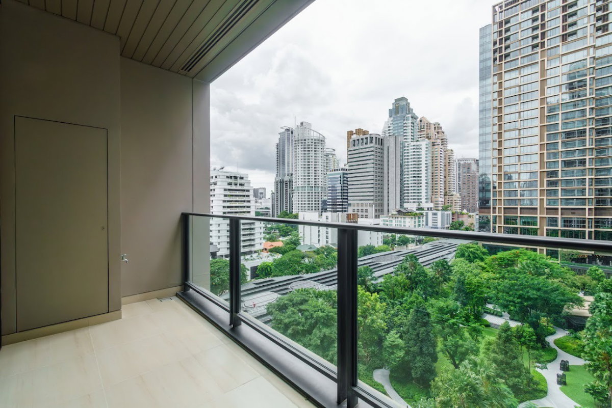 รูป The Residences at Sindhorn Kempinski ห้องฟีลดูอบอุ่น ลงตัวทั้งฟังก์ชันและการดีไซน์ โดดเด่นด้วยวิวสวนลุมพินีสีเขียวขจีที่มองเห็นได้จากในห้อง - รูปที่ 14/14