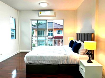 Houses for rent Chao Fah Tawan Tok Road Phuket :     Pool Villa for Rent Near BCIS International School | Land & House Park Chalong | 3BR Private Pool