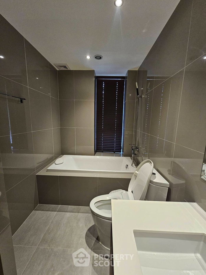 picture 200m To MRT Phetchaburi | 2-BR Ideo Mobi Asoke (ID 3155787) - 18/22