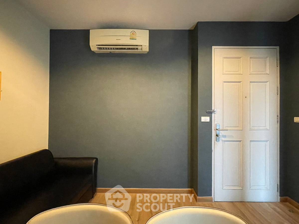 picture Great Value 1-BR At Life @ Ratchada-Huaikwang Near MRT Sutthisan (ID 301645) - 8/9