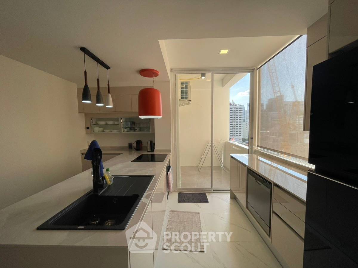 picture Pet-Friendly 3-BR The Heritage Condominium, 200m To BTS Nana (ID 3163216) - 11/27
