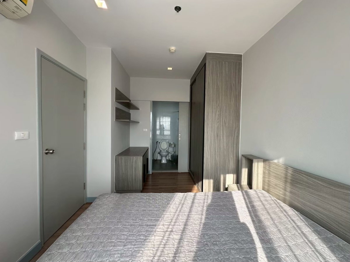 picture Condo 100 m from MRT Ladprao 🥰✨ 15,000 THB Chapter One Ladprao 24 contact Line: katk03 - 5/10