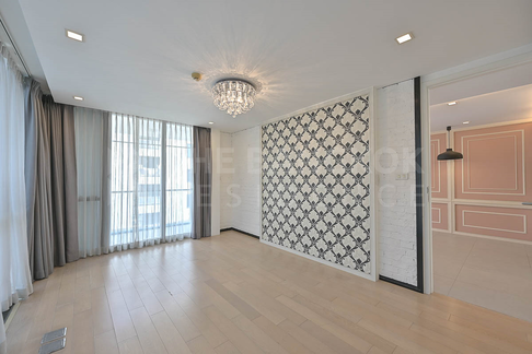Socio Ruamrudee Condo in Great Location, Ready-to-move-in