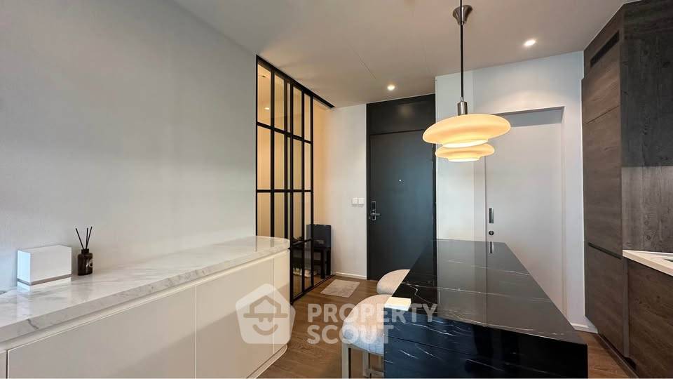 picture Pet-Friendly 1-BR 65 Sqm Muniq Langsuan Near BTS Ratchadamri (ID 3165387) - 9/13