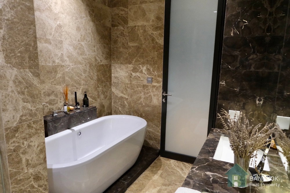 picture 28 Chidlom | Luxury Condo for Rent 2 Bed BTS Chidlom - 15/21