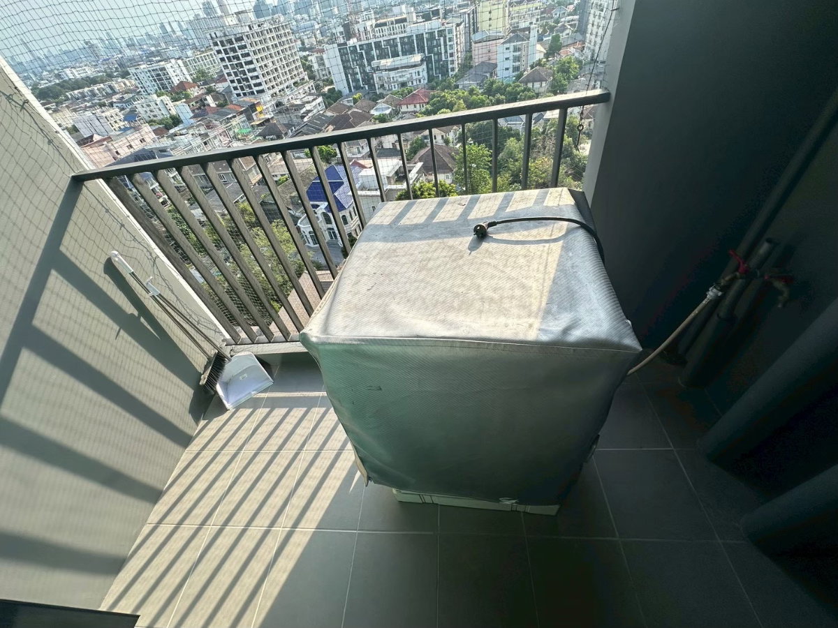 picture Condo 100 m from MRT Ladprao 🥰✨ 15,000 THB Chapter One Ladprao 24 contact Line: katk03 - 10/10