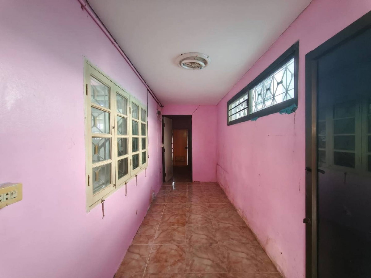 รูป 🔥 บ้านเดี่ยวหลังใหญ่ พุทธมณฑลสาย 2 – บางแค เหลือเพียง 4.29 ล้านบาท! 🏡 - รูปที่ 37/41