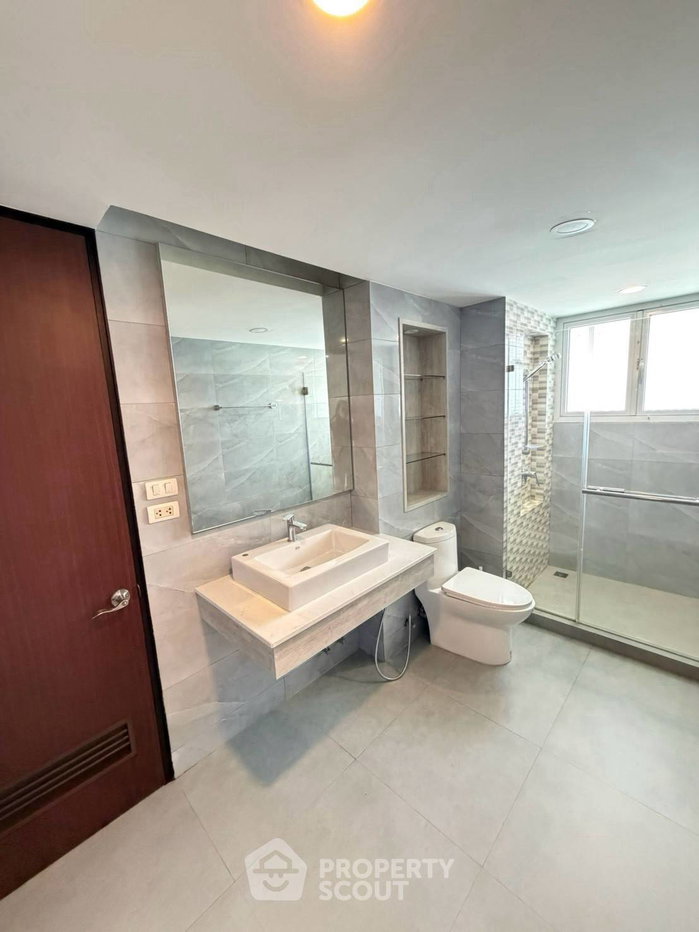 picture 3-BR 192 Sqm Avenue 61 Condominium Near BTS Thong Lor (ID 3162872) - 12/19