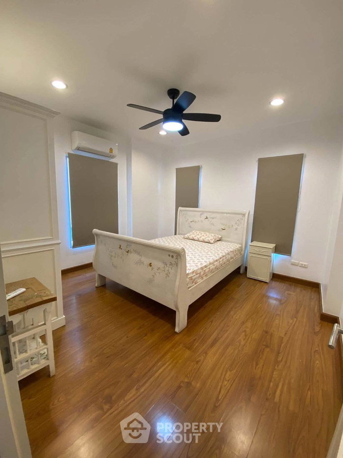 picture Spacious 4-BR House At THE CENTRO Sukhumvit 113 (ID 3162077) - 16/20