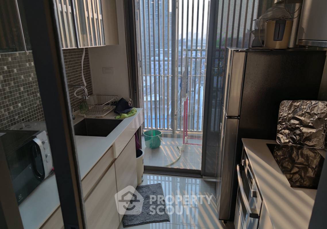 รูป ใกล้ BTS วงเวียนใหญ่ 70 เมตร คอนโด 1 ห้องนอน The Room BTS Wongwianyai (ID 420615) - รูปที่ 2/5