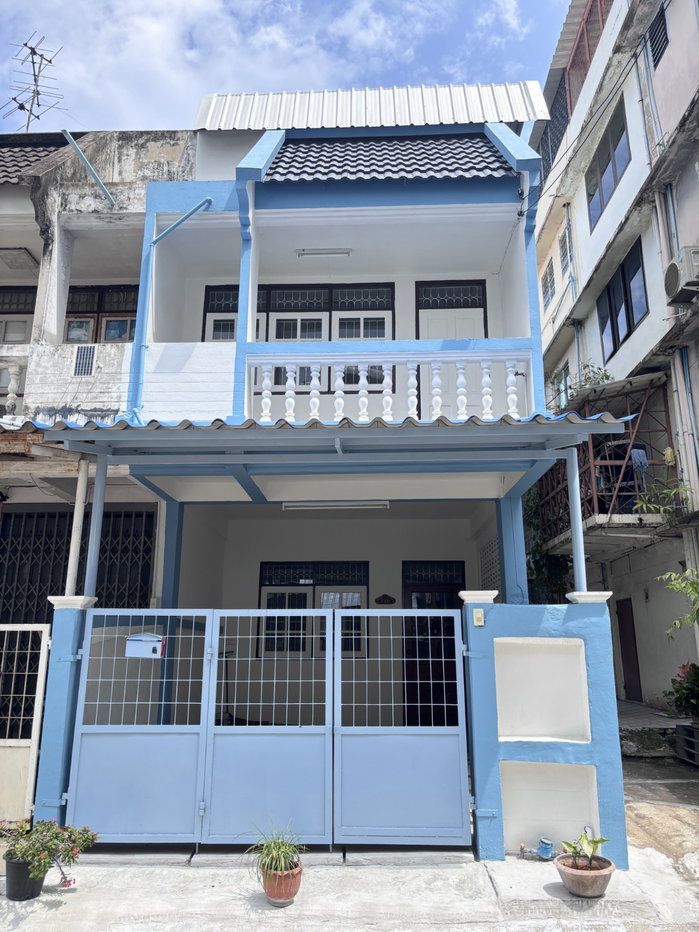 รูป ขายทาวน์เฮาส์ 2 ชั้น หลังมุม พระราม 2 ซอย 38 รีโนเวทใหม่ ทำเลดี ใกล้ รพ.บางมด 2.59 ล้าน - รูปที่ 1/15