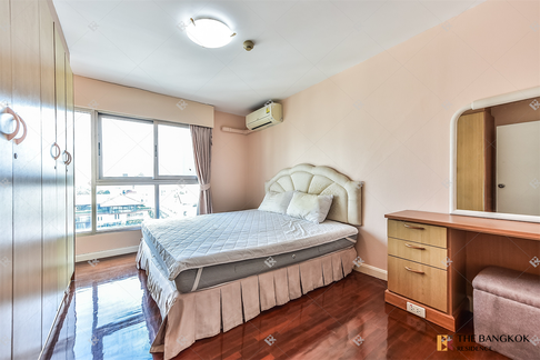 Navin Court Condominium