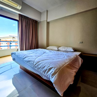 Condos for rent : Studio Condo for Rent The Peak Towers Pratumnak Pattaya