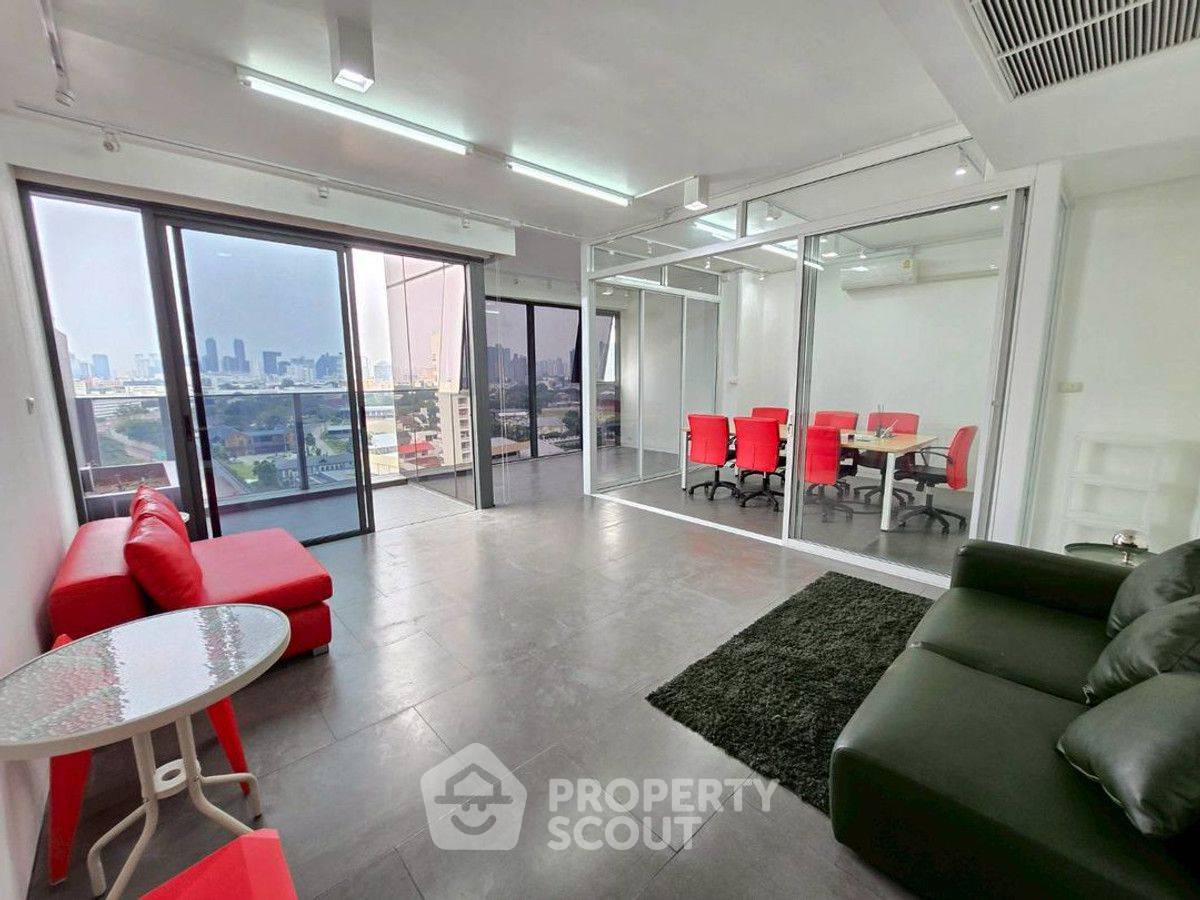 picture Spacious 1-BR 90 Sqm Siamese Ratchakru Near BTS Sanam Pao (ID 3161591) - 3/8