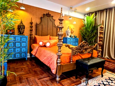 Condos for sale : Newly Renovated 142 sqm Bohemian style primary + secondary 6656718