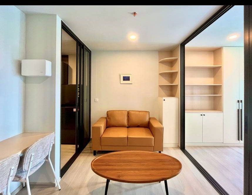 picture BRAND-NEW Condo ASPIRE ONNUT STATION Corner Room 22K - 8/16