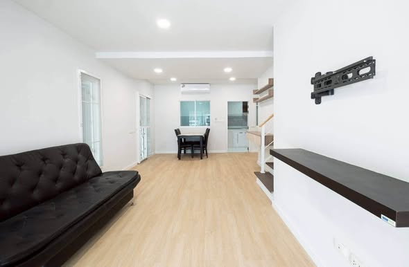picture 🔥 For Sale – Pruksa Prime Srinakarin-Bangna | Spacious Home | Parking for Multiple Cars - 4/19