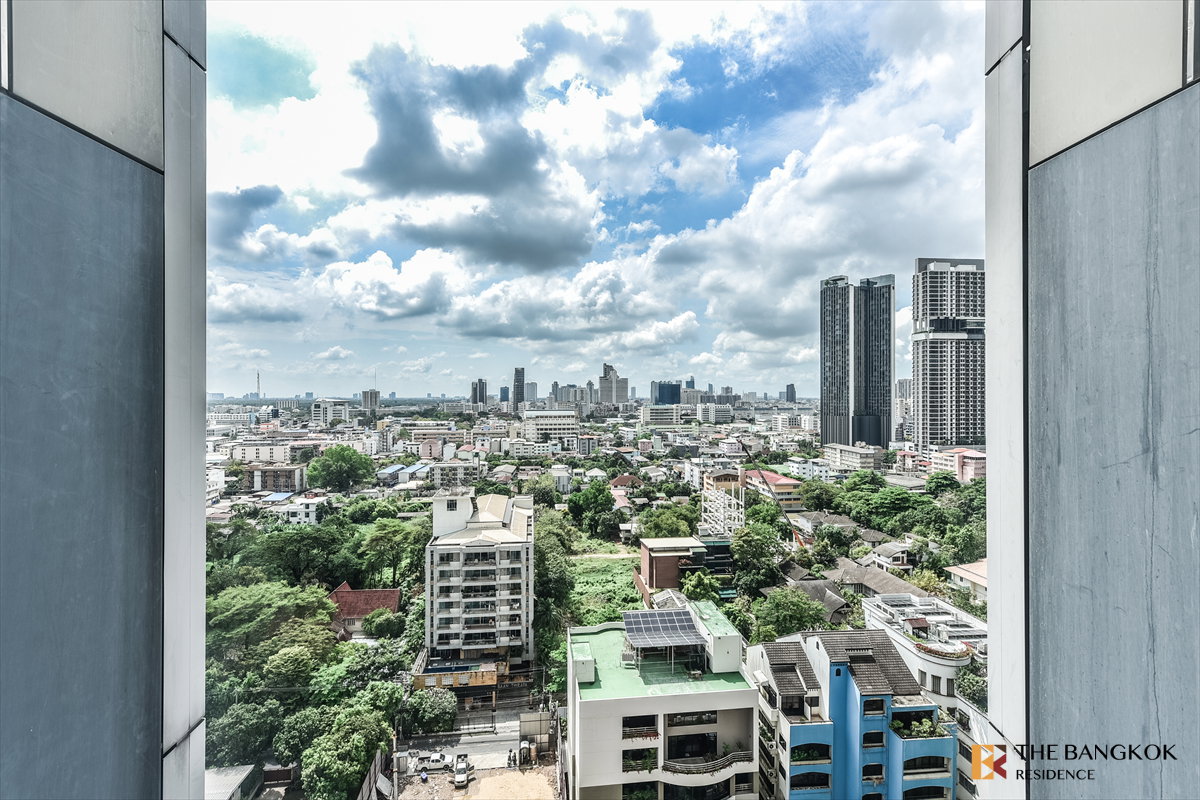 picture Rental Condo 🌇 The Met Sathorn, 3BR 227.63 sq.m. 130K 💎 Beautiful Spacious Unit with Warm-Toned Interiors  - 10/13
