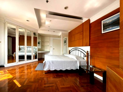 Condos for rent : Witthayu Complex Condominium for rent 112 sqm. 2 bedroom